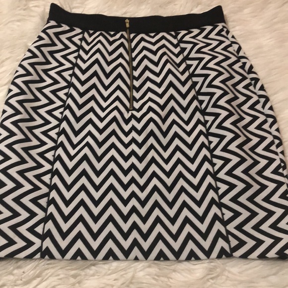 H&M Chevron Skit sz 12 - Picture 2 of 6